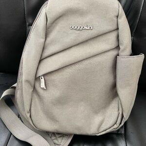 Baggallini Taupe/Gray Medium Backpack